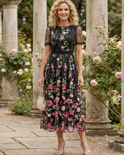 Mother of the Bride & Groom Dress Wedding Guest Gown A Line Corset Scoop Neck Embroidered Lace Appliques