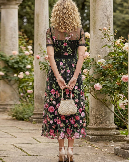 Mother of the Bride & Groom Dress Wedding Guest Gown A Line Corset Scoop Neck Embroidered Lace Appliques