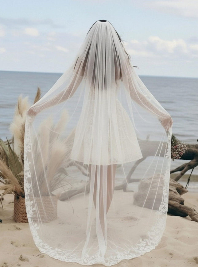 Laces A Line Spaghetti Straps Short Wedding Dresses